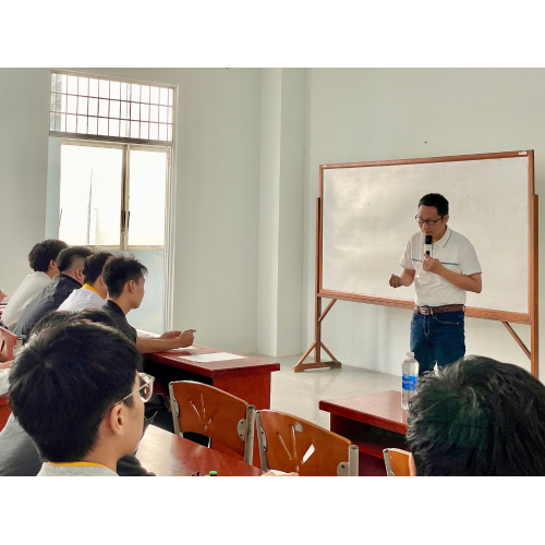 Thị trường thương mại điện tử và thách thức cạnh tranh